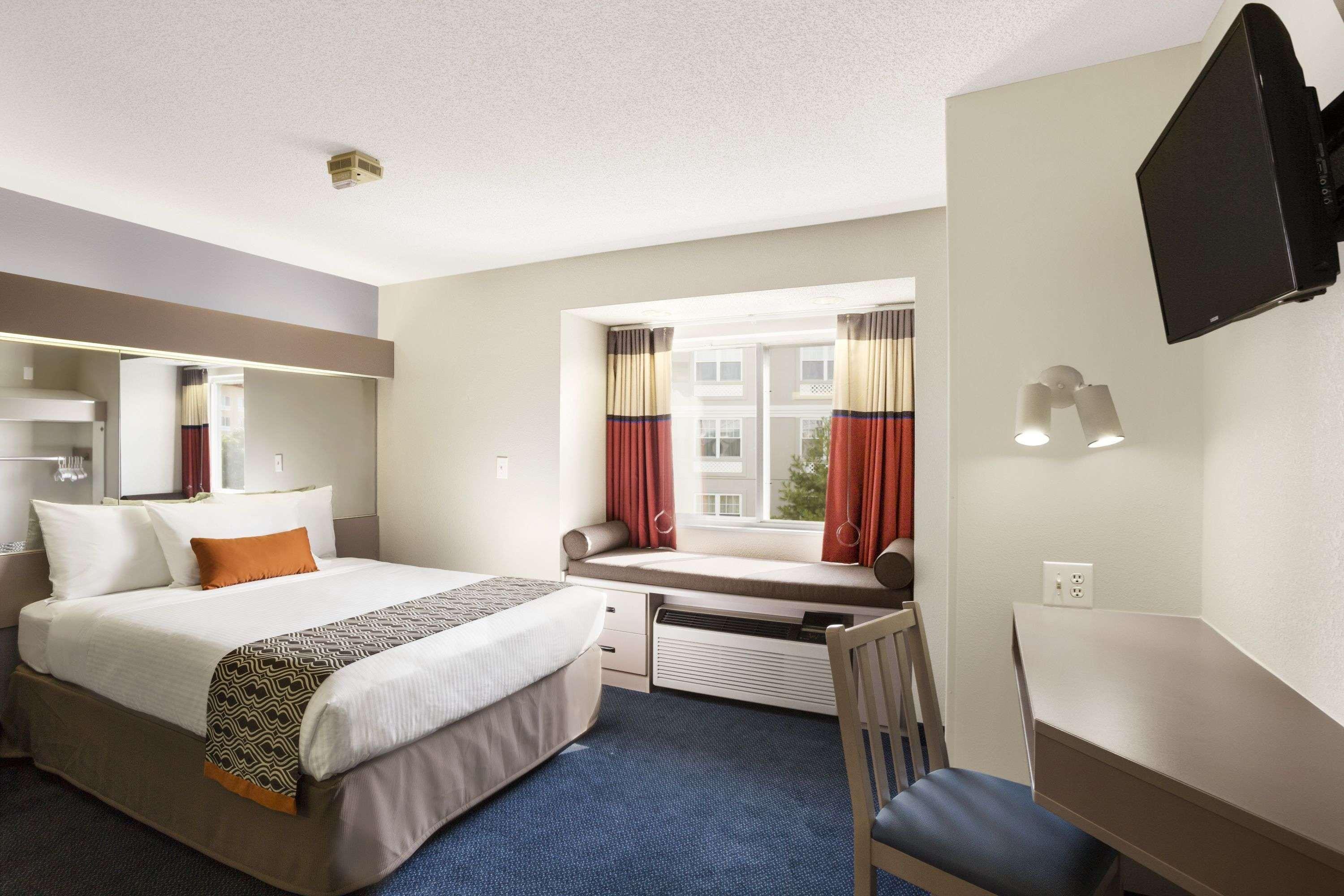 Microtel Inn By Wyndham Louisville East Exterior photo